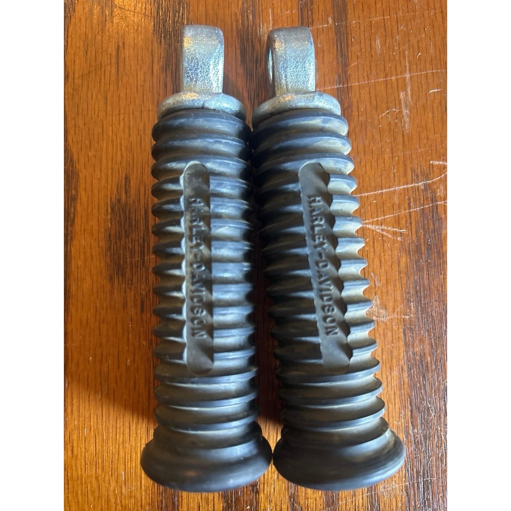 OEM Harley Davidson Ribbed Rubber Foot Pegs Pair Stock Rider Mount